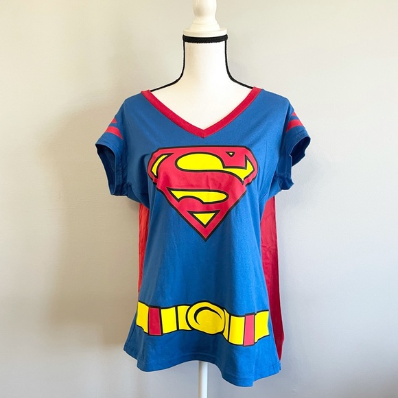 Superman caped Halloween costume graphic tee - Picture 2 of 7